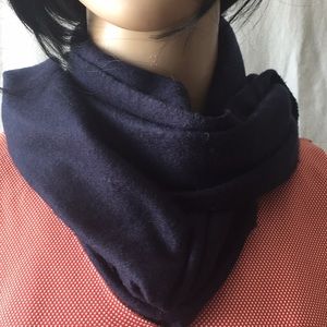 WHITEHALL LONDON NAVY BLUE SCARF